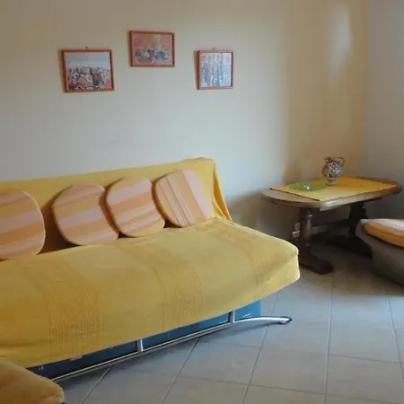 Elelu - One-bedroom With Terrace And Sea View Apartmán *